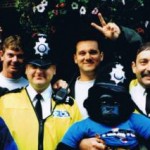 1998 uk tour - mark wright warren baker glenn peatling and shannon renouf meet the local cops - aprl98-034